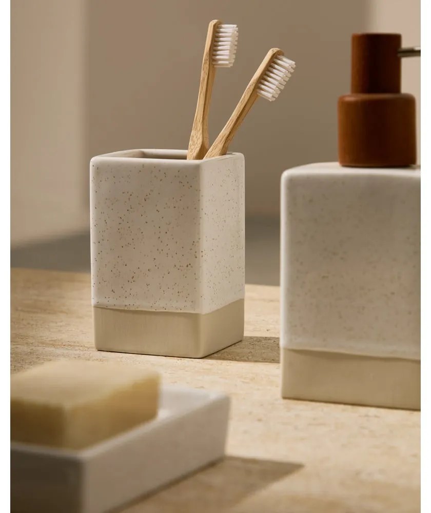 Krémszínű kerámia szappanadagoló 650 ml Careli – Kave Home