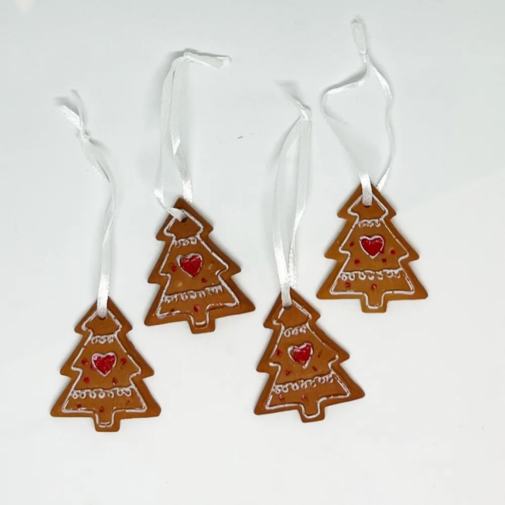 Mézeskalács fenyőfa formák akasztóval 4db-os