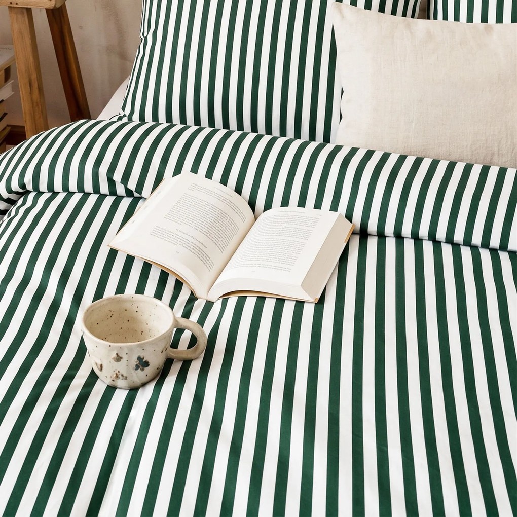 Goldea pamut ágyneműhuzat - sötétzöld csíkok 240 x 220 és 2db 70 x 90 cm