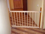 Biztonsági gyerek korlát, állítható - több méretben Korlát szélessége: 72-122 cm, Korlát magassága: 82 cm