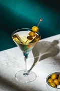 Fotográfia Vodka martini, classic alcoholic cocktail drink, 5PH