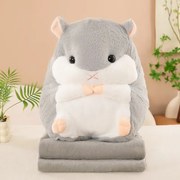 Plüss HÖRCSÖG szürke babatakaróval belül