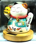 Maneki Neko Szerencsehozó Porcelán Napelemes Integető Macska Cica 12 Cm Jó Ajándék