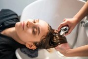 Fotográfia Young women customer washing her hair, Nitat Termmee