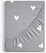 Goldea pamut körgumis lepedő - szívecskék, szürke alapon 80 x 160 cm