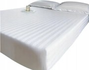 Luxus Fehér Gumis Lepedő 200x220 Egyiptomi Pamut Glamour Csíkok