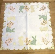 Húsvéti terítő Színes tojások 85x85cm TiaHome