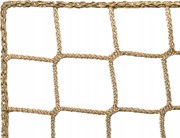 Bézs színű, zsinórral megerősített lépcsővédő háló