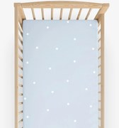 Goldea gyermek gumis pamut lepedő kiságyba - égszínkék pöttyös 60 x 120 cm