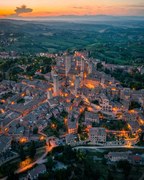 Fotográfia San Gimignano town at night with, Pol Albarrán