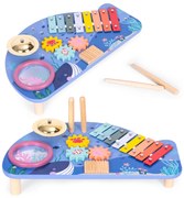 Hangszerasztal xilofonnal cintányérral tamburinnal és shakerrel tengeri témájú