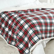 B.E.S. Petrovice Beránková takaró Buffalo Károfehér-piros, 150 x 200 cm