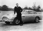 Fotográfia Sean Connery with 007's Aston Martin, Bettmann