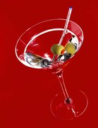 Fotográfia Martini with olives, Brian Hagiwara