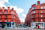 Fotográfia Red townhouses in Marylebone, London, UK, © Marco Bottigelli