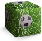 Cube zsámoly futball-labda a kapuban, zöld