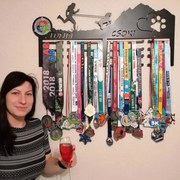 Kutyával futók éremtartója