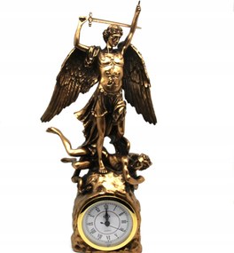 Dekoratív kandalló óra Mihály arkangyal figurával, aki legyőzi a gonoszt