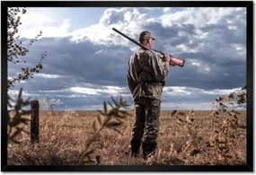 Poszterek keretben 60x40 Vadász fegyver a vállon