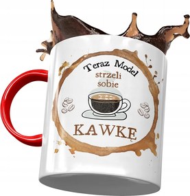 Piros Bögre A Modellnek Kávét Lőnek Nyomtatott Fotóval