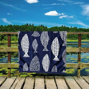 Sötétkék strandtörölköző 90x180 cm Fish – DecoKing