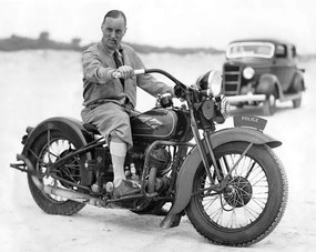 Fotográfia Malcolm Campbell On A Harley