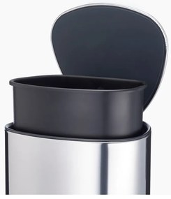 Ezüstszínű műanyag pedálos szemetes 5 l Luxe – Joseph Joseph