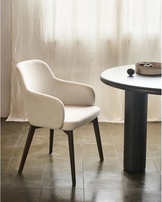 Krémszínű kárpitozott karfás étkezőfotel Nelida – Kave Home