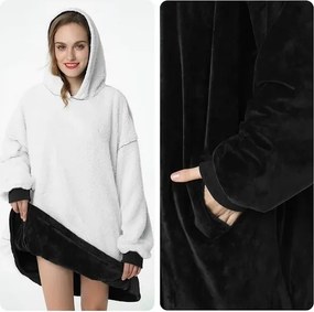 VERK Ujjakkal és kapucnival ellátott takaró - Huggle Hoodie - black