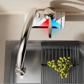 Átfolyós vízmelegítő LED kijelzővel 3000W/230V IPX4 fehér