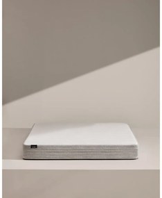 Közepes keménységű hőszabályozó hab matrac 150x190 cm Yoko – Kave Home
