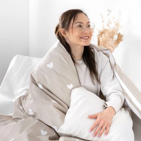 Goldea pamut ágyneműhuzat - szívecskék, latte színű csíkos hátoldal 140 x 200 és 70 x 90 cm