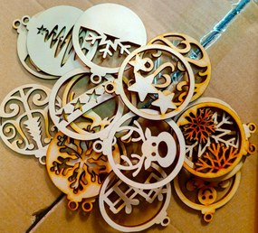 Karácsonyfadísz gömbök 16 db-os fa karácsonyi