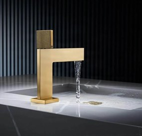 Álló fürdőszobai csaptelep ELITE EDITION BS1420 vízeséses kifolyóval, sárgaréz testtel, többféle színben — Króm