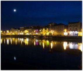 Poszterek 30x30 Hold a vízben