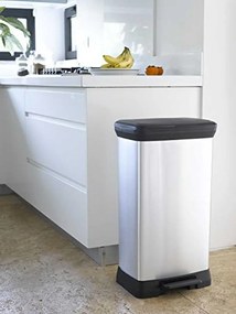 CURVER DECO BIN pedálos fémhatású szemetes 50L, ezüst 187177 (02162-582)