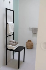 Fekete acél törölközőtartó állvány Dressbuddy – Spinder Design