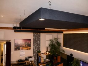Szélessávú akusztikus mennyezeti panel 130x64x11cm - 1db 104x64x6cm csomagolva szállítással