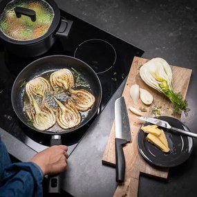 Fiskars 1051761 Santoku Hard Edge kés 16 cm