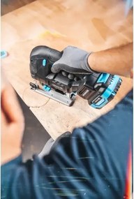 Högert HT2E233-0JS dekopír fűrész, 18V, dobozban