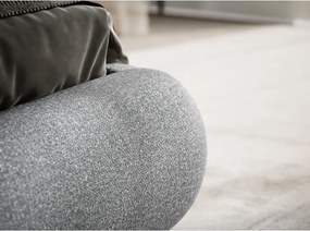 Szürke kárpitozott ágyneműtartós franciaágy ágyráccsal 140x200 cm Maumere – Maison de Rêve