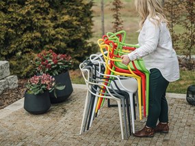 AKCIÓ Világossárga műanyag szék KATO II. osztály