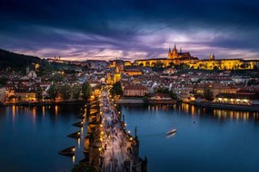 Fotográfia Prague, twilight overview of Charles Bridge,, Phillip Chow