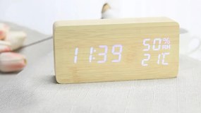 Digitális ébresztőóra hőmérővel és páratartalom-mérővel - VERK - USB - fa dekoráció