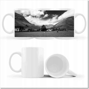 Bárányok a réten Hegyek feliratú bögre