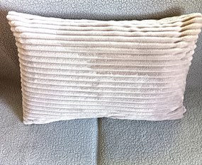 Bordás párnahuzat homokszín