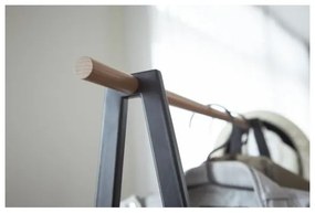 Fekete fém ruhatartó állvány Tower – YAMAZAKI