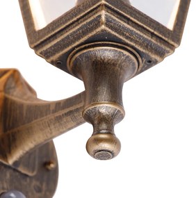 Régi stílusú fali lámpa arany IP44 mozgásérzékelővel - Capital