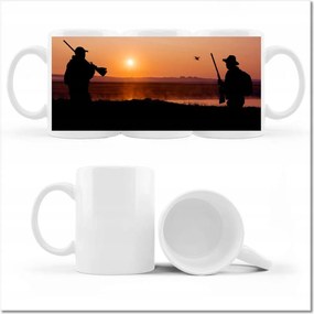 Vadász mintás bögre a reggeli háttérben