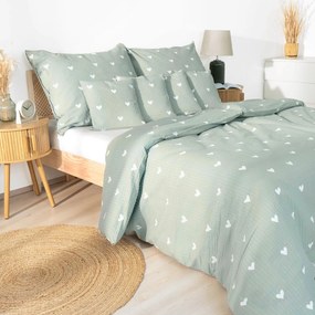 Goldea krepp ágyneműhuzat - szívecskék, zsálya színű alapon 140 x 200 és 70 x 90 cm